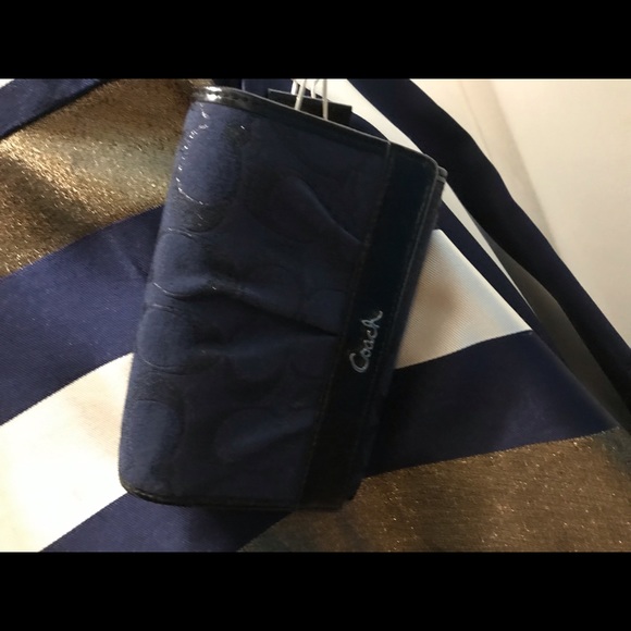 Coach Shoulder Bag - Picture 3 of 3